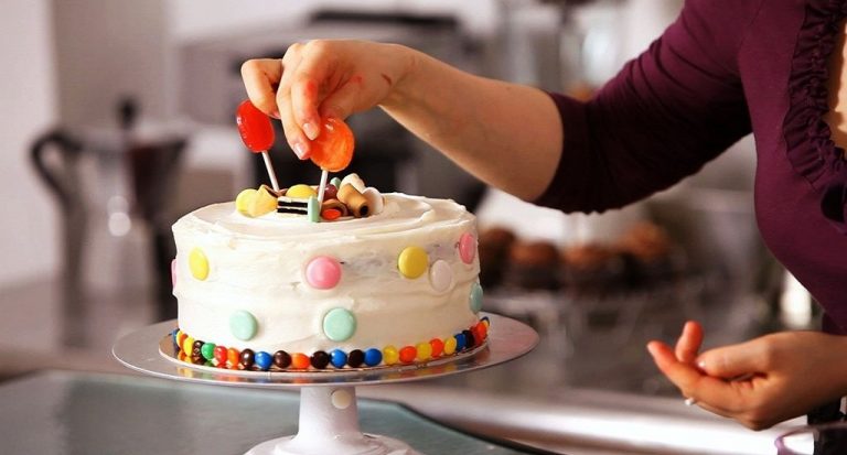 How Cake Decorating Supplies Are Making the Lives of Bakers Easier?