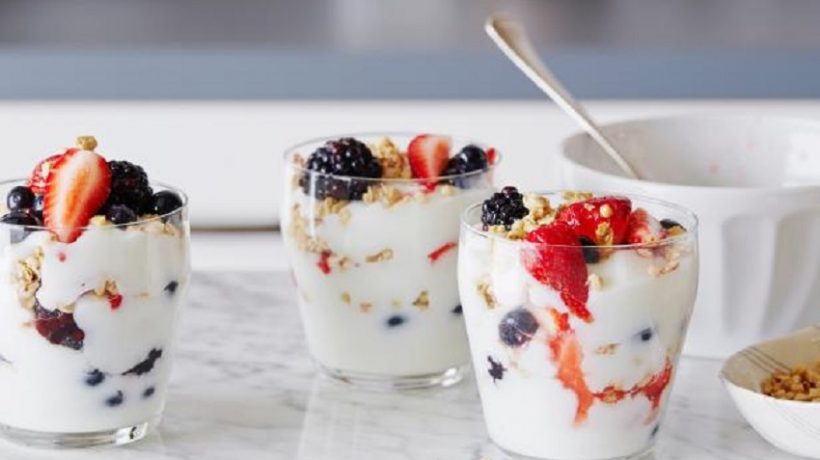 Fruit or yogurt dinner: is it healthy?