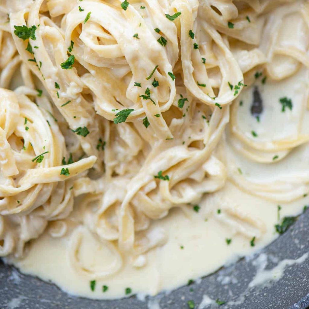 Step-by-Step Guide on How to Make Alfredo Sauce