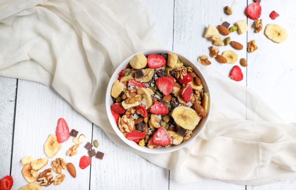 What are the most common ingredients in trail mix?